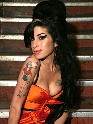 Ca sĩ Amy Winehouse đột tử ở tuổi 27 - 3