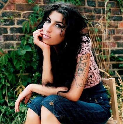 Ca sĩ Amy Winehouse đột tử ở tuổi 27 - 5