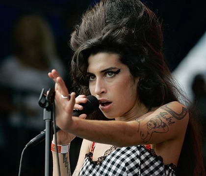 Ca sĩ Amy Winehouse đột tử ở tuổi 27 - 4
