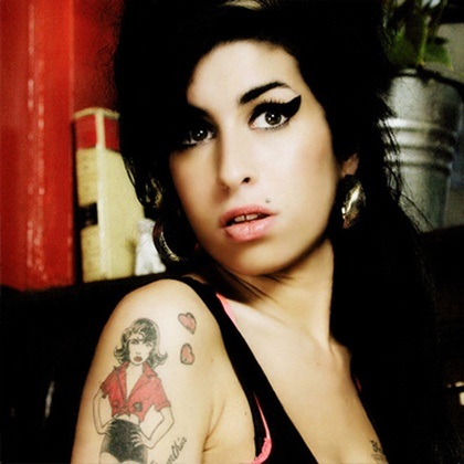 Cuộc đời ngắn ngủi của ca sĩ đa tài Amy Winehouse - 3