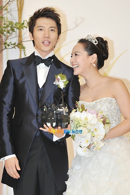 Cô dâu Eugene rạng rỡ trong ngày trọng đại - 5 Cô dâu Eugene rạng rỡ trong ngày trọng đại - 5