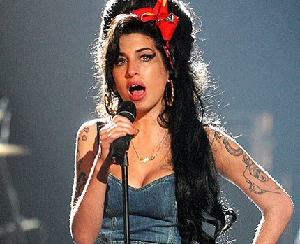 Ngành công nghiệp giải trí có “tội” trong cái chết của Amy Winehouse? - 3 Ngành công nghiệp giải trí có “tội” trong cái chết của Amy Winehouse? - 3