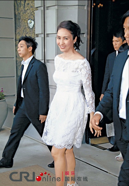 Cặp sinh đôi của Lê Tư lần đầu lộ diện  - 5