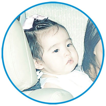 Cặp sinh đôi của Lê Tư lần đầu lộ diện  - 10