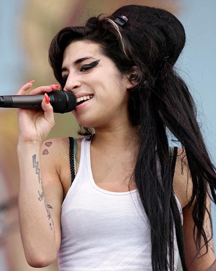 “Amy Winehouse đã đi mua ma túy trước khi chết” - 2 “Amy Winehouse đã đi mua ma túy trước khi chết” - 2