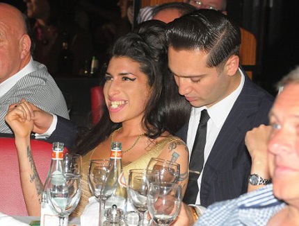 Amy Winehouse và bạn trai đã đính hôn  - 2