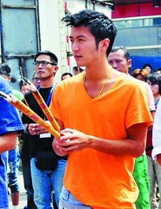Tạ Đình Phong lên cơn hen, phải nhập viện - 1 Tạ Đình Phong lên cơn hen, phải nhập viện - 1