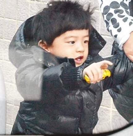 Xôn xao với mức cát-sê đóng phim của con trai Trương Bá Chi - 1 Xôn xao với mức cát-sê đóng phim của con trai Trương Bá Chi - 1