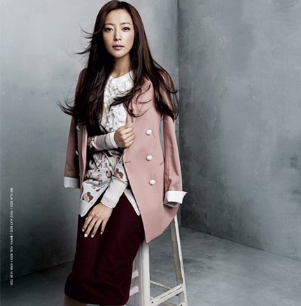 Cô nàng công sở kiều diễm Kim Hee Sun - 1