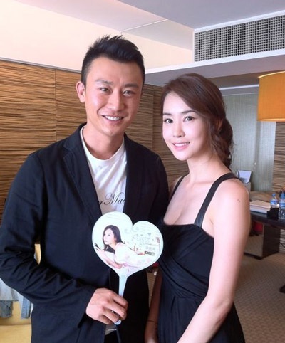 Lee Da Hae rạng rỡ trong vòng vây của các fan - 8 Lee Da Hae rạng rỡ trong vòng vây của các fan - 8