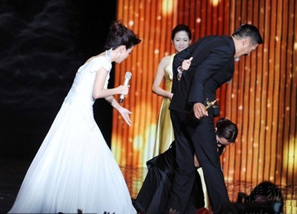 Khoảnh khắc ngượng ngùng của người đẹp - 3