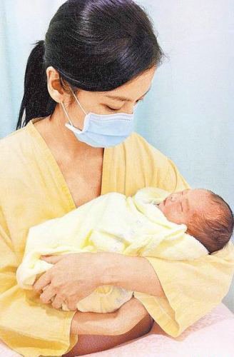 Nữ diễn viên Lâm Hy Lôi đã sinh con gái  - 4