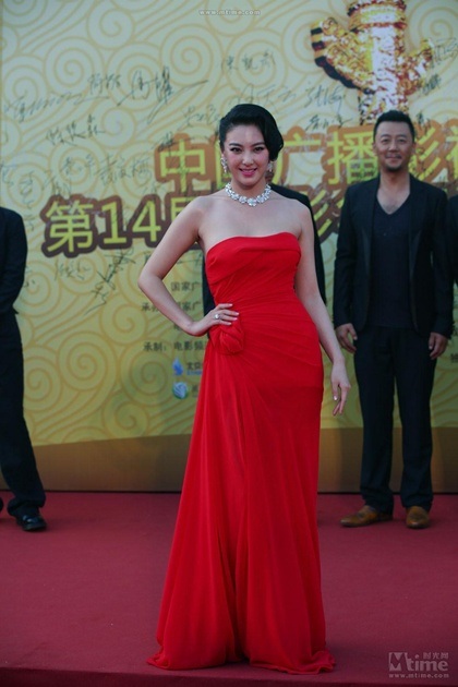 Mỹ nhân Hoa ngữ diện váy ren mỏng manh - 12