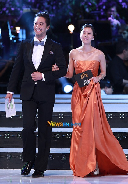 Nữ sinh viên thời trang đăng quang Hoa hậu Hàn Quốc 2011 - 25