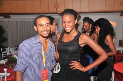 Vẻ nóng bỏng của tân hoa hậu Hoàn vũ - 32