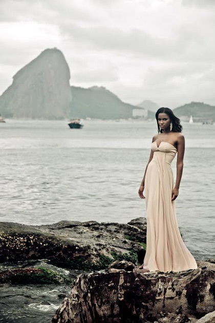 Vẻ nóng bỏng của tân hoa hậu Hoàn vũ - 20