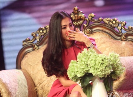 Trương Bá Chi bật khóc trong chương trình phỏng vấn - 2