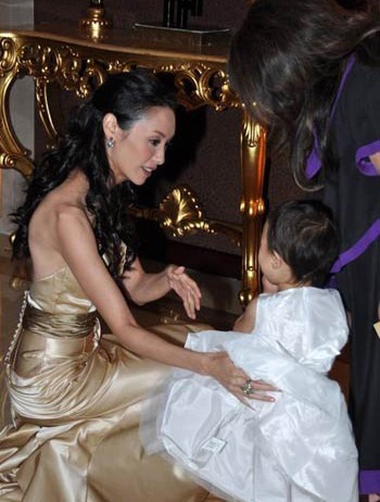 Quách Khả Doanh, Thái Thiếu Phân cùng lộ thân hình “cò lả” - 6 Quách Khả Doanh, Thái Thiếu Phân cùng lộ thân hình “cò lả” - 6