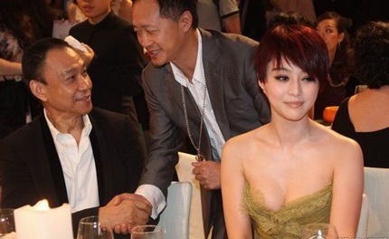 Phạm Băng Băng sợ... tuột váy - 9