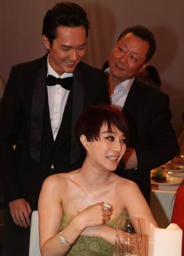 Phạm Băng Băng sợ... tuột váy - 11