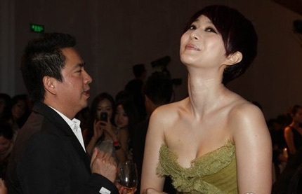 Phạm Băng Băng sợ... tuột váy - 17