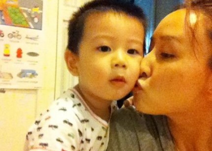 Khoảnh khắc đáng yêu của quý tử nhà “người đẹp cổ trang” Hồ Tịnh - 4 Khoảnh khắc đáng yêu của quý tử nhà “người đẹp cổ trang” Hồ Tịnh - 4