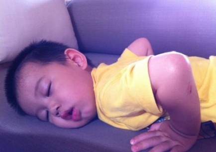 Khoảnh khắc đáng yêu của quý tử nhà “người đẹp cổ trang” Hồ Tịnh - 9 Khoảnh khắc đáng yêu của quý tử nhà “người đẹp cổ trang” Hồ Tịnh - 9