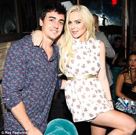 Lindsay Lohan bị cấm cửa tại một bữa tiệc - 3