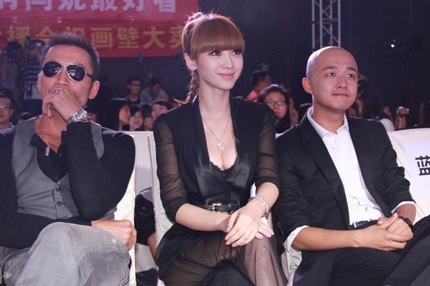 Bị chỉ trích, Liễu Nham vẫn tự tin khoe “vòng một”   - 15