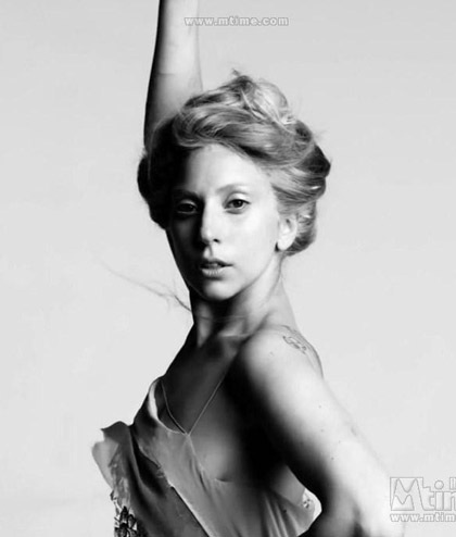 Lady Gaga khiến thợ săn ảnh bận rộn vì... váy ren - 9 Lady Gaga khiến thợ săn ảnh bận rộn vì... váy ren - 9