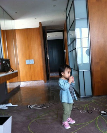 Gia đình Triệu Vy vui vẻ tại Đài Loan - 10