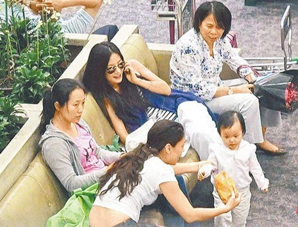 Gia đình Triệu Vy vui vẻ tại Đài Loan - 9