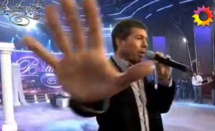 Thí sinh thoát y trong chương trình Dancing with the stars - 2