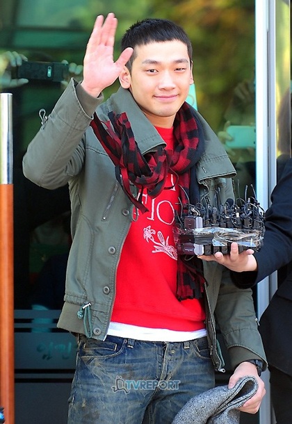 Bi (Rain) chính thức đi bộ đội - 9