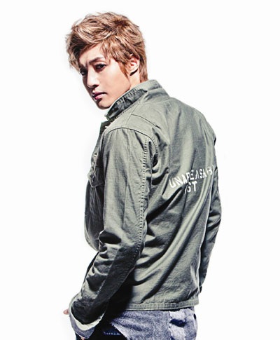 “Mỹ nam xứ Hàn” Kim Hyun Joong bị “truy nã” - 2