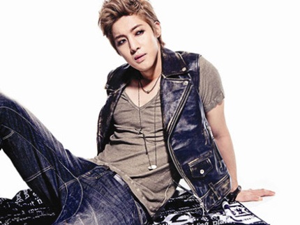 “Mỹ nam xứ Hàn” Kim Hyun Joong bị “truy nã” - 1
