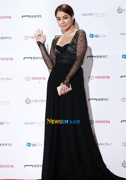 Mỹ nhân xứ Hàn cùng khoe sắc trên thảm đỏ - 6