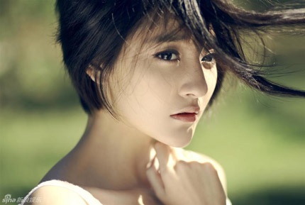 Loạt ảnh “nóng” gây xôn xao của “thiên thần gợi cảm” Lưu Vũ Hân - 4