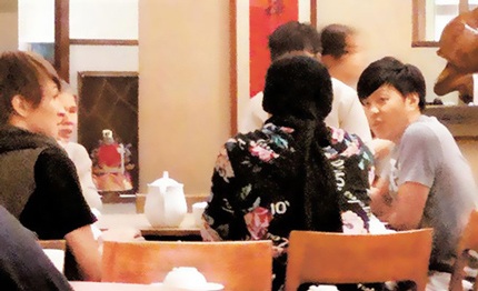 Châu Kiệt Luân tiếp tục hò hẹn với người mẫu 9X - 2 Châu Kiệt Luân tiếp tục hò hẹn với người mẫu 9X - 2