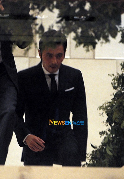 Jang Dong Gun tiếp tục giấu con trong tiệc sinh nhật - 2