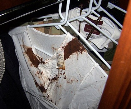 Tìm thấy búp bê và áo sơ mi dính máu tại nhà Michael Jackson  - 6