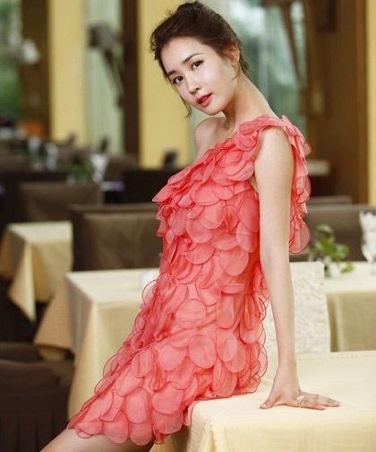 Nữ diễn viên Lee Da Hae khoe dáng vóc siêu mẫu - 9