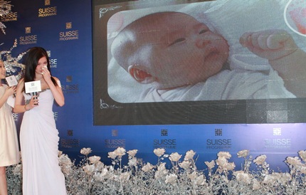 Lâm Hy Lôi thon gọn bất ngờ sau khi sinh nở - 7