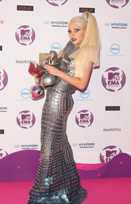 Lady Gaga “kín trên, hở dưới”  - 9