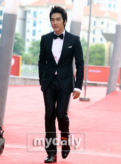 Nhóm Super Junior thống lĩnh lễ trao giải MAMA năm 2011 - 11