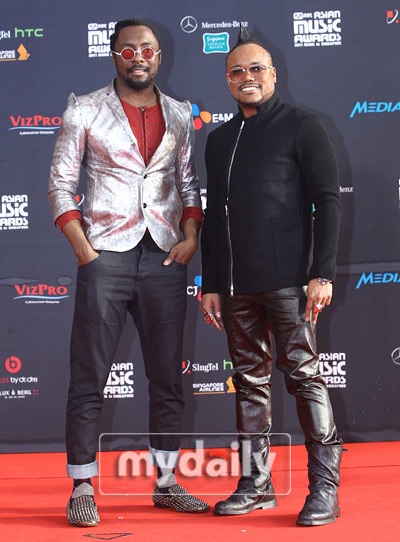 Nhóm Super Junior thống lĩnh lễ trao giải MAMA năm 2011 - 20