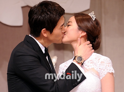 Sao Hàn kéo nhau đi dự đám cưới của Kim Hyo Jin và Yoo Ji Tae - 4