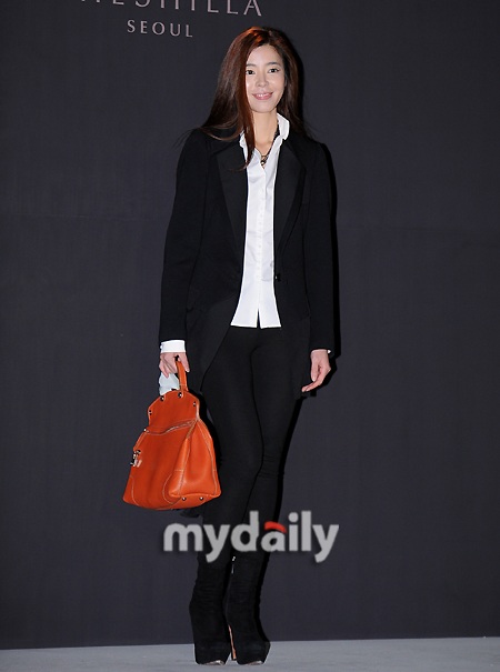 Sao Hàn kéo nhau đi dự đám cưới của Kim Hyo Jin và Yoo Ji Tae - 27