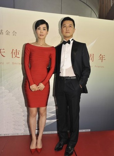 Diva Hồng Kông Vương Phi lộ cổ xương xẩu - 5