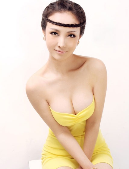 “Nóng người” với những đường cong hoàn hảo của Gan Lulu - 7 “Nóng người” với những đường cong hoàn hảo của Gan Lulu - 7